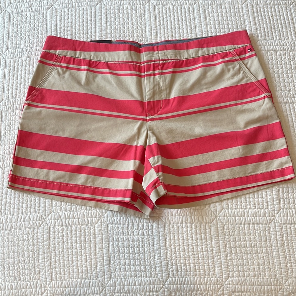 Tommy Hilfiger women’s size 14 Chino shorts in coral & khaki with pockets